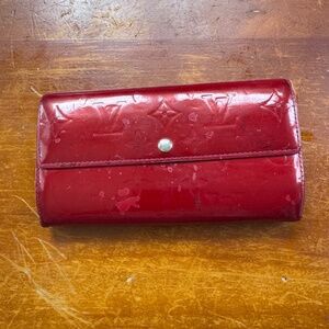 Louis Vuitton Red Monogram Sarah Vernis Wallet for a Project